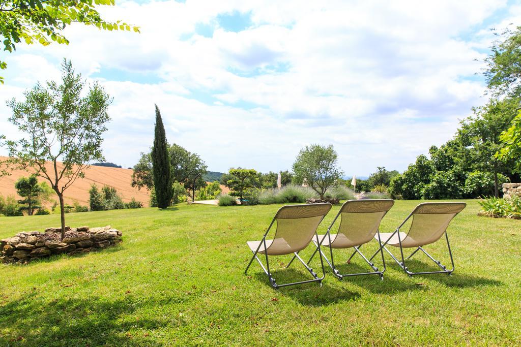 Bed and Breakfast Au Mas Des Calmettes Parisot  Екстер'єр фото